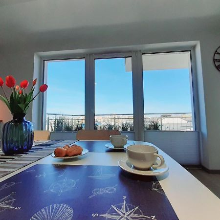 Apartament Kapitanski Mostek 17A Z Widokiem Na Port I Latarnie Morska Oraz Garazem Appartement Kołobrzeg Buitenkant foto