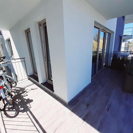 Apartament Kapitanski Mostek 17A Z Widokiem Na Port I Latarnie Morska Oraz Garazem Appartement Kołobrzeg Buitenkant foto
